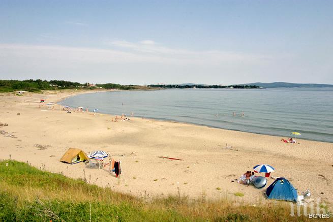 Глоба за къмпингуващи на Кара дере, палели огън