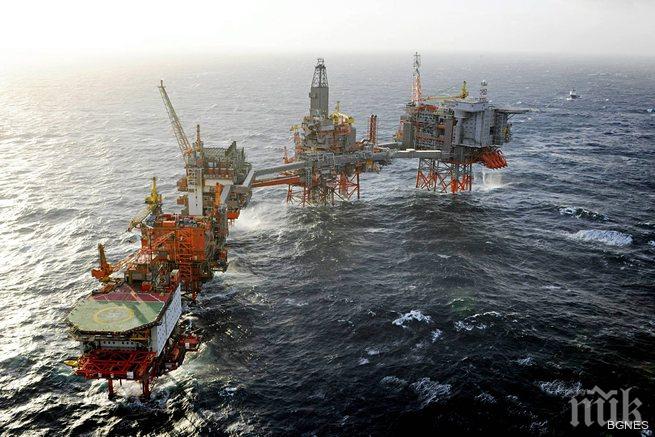 Печалбите на петролните компании падат драстично