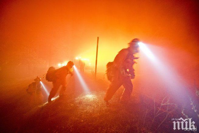 Огнеборец е загинал при гасенето на един от 18-те горски пожара в Калифорния, обявиха извънредно положение