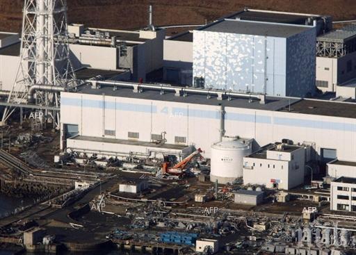600-тонен кран с дистанционно работи в АЕЦ Фукушима