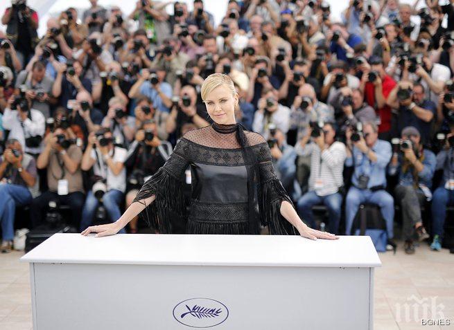 Чарлийз Терон осинови второ дете