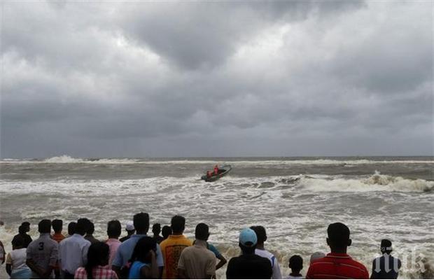 Увеличава се броят на жертвите от мусонните бури в Южна Азия
