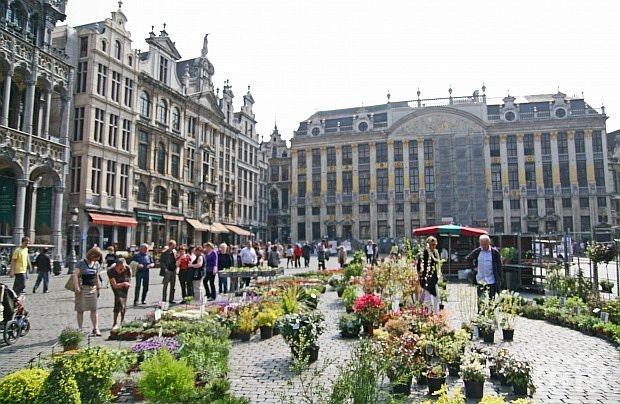  Мигрантската криза във френския град Кале заплашва транспортната индустрия на Белгия