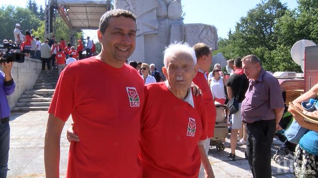 Сензация! 105-годишен дядо се изкачи до Бузлуджа и обяви: Не позволявайте да ви експлоатират!