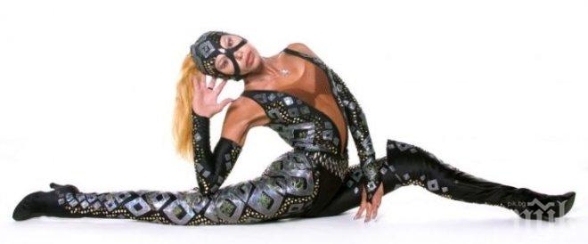 Жената каучук тръгна с бастун: Платих тежка цена за змийското си тяло, ставите ми не издържаха