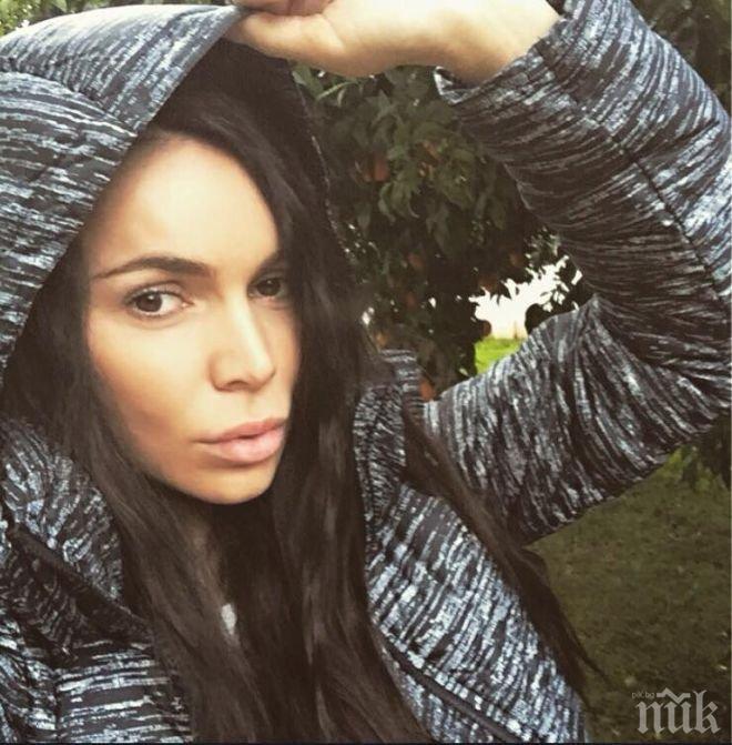 Алисия цъфна по пижама! (уникалнa снимка)