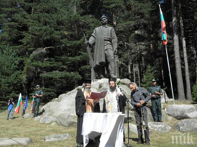 Събор и почит в памет на илинденската епопея на Попови ливади 