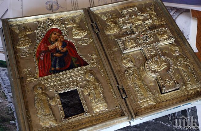 Чудотворната икона Св. Богородица Козиница отива при миряните в Бургас