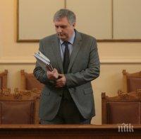 Калфин: Работим върху нова програма за заетост за хората в предпенсионна възраст