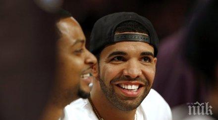 двама убити трима ранени парти дрейк торонто