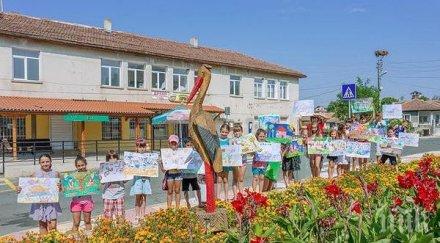 скулптури дърво красят ясна поляна