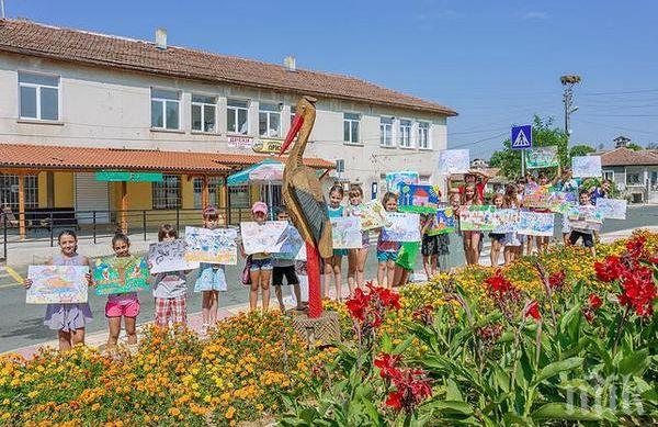 Нови скулптури от дърво красят Ясна поляна