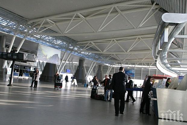 Допълнителни проверки на летището в Брюксел, служителите протестират