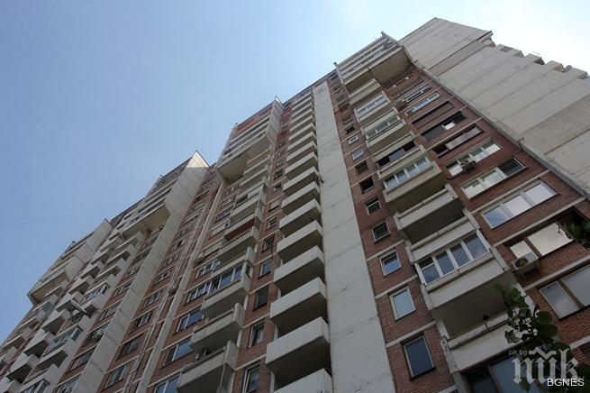 ИЗВЪНРЕДНО! Мъж се хвърли от 20-я етаж на блок в София, издъхна на място! (обновена)