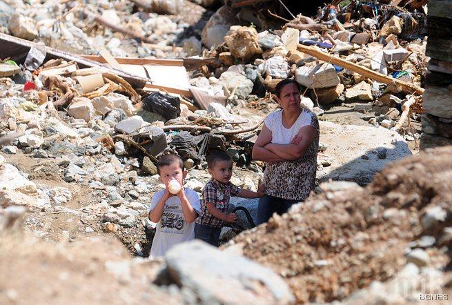 Три от жертвите на бедствието в Македония са деца