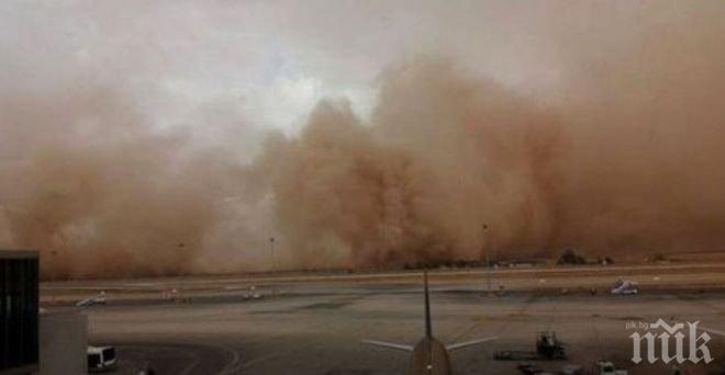Пясъчна буря погълна летище в Йордания (видео)
