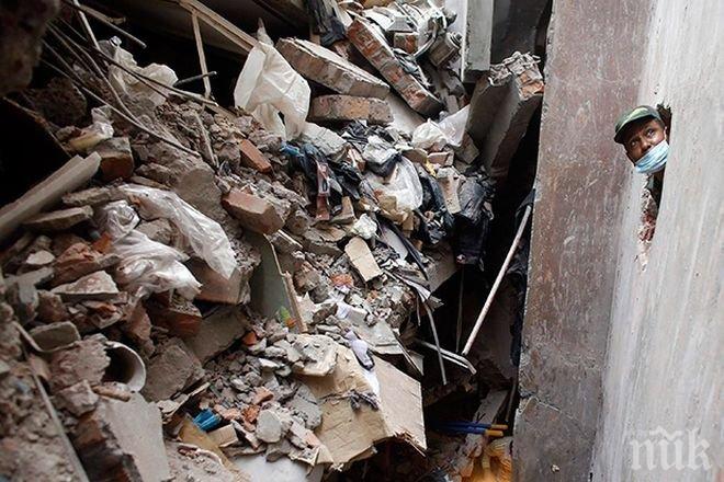 Кошмар в Индия. Триетажна сграда рухна, поне 11 души са загинали