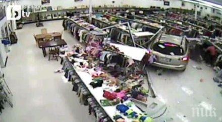 кола вряза магазин четирима ранени