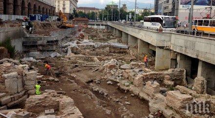 дворецът константин римски бани лежат площад неделя