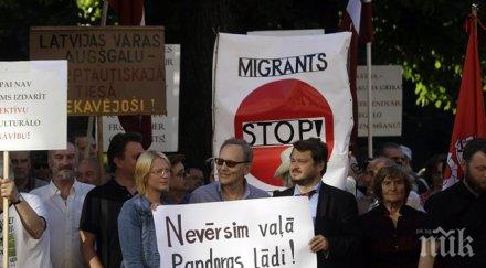 рига стачкуват бежанците