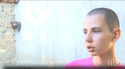 ново насилие униформени годишен оплака полицаи пребиха после принудиха променя показанията