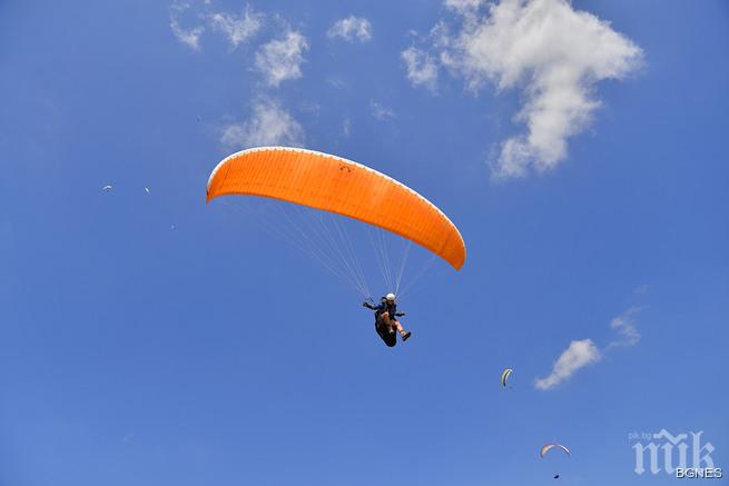 Румънец води след втория кръг на Националния ни шампионат по парапланеризъм 