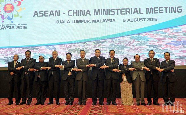 Куриоз! Тайландският външен министър се обясни в любов на китайски си колега