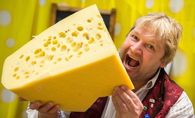 Датски учени разкриха тайната на френската диета, сиренето намалявало холестерола