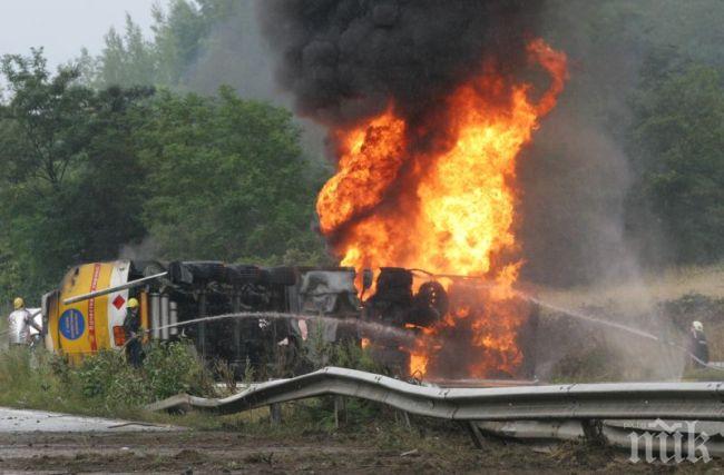 Камион се запали на магистрала Тракия