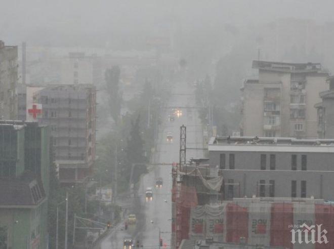 Еколози алармират! Тонове силно токсични пепели и ракообразуващи замърсители връхлитат София