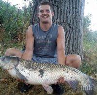 Пожарникар хвана на царевица 15 килограмово чудовище в Марица