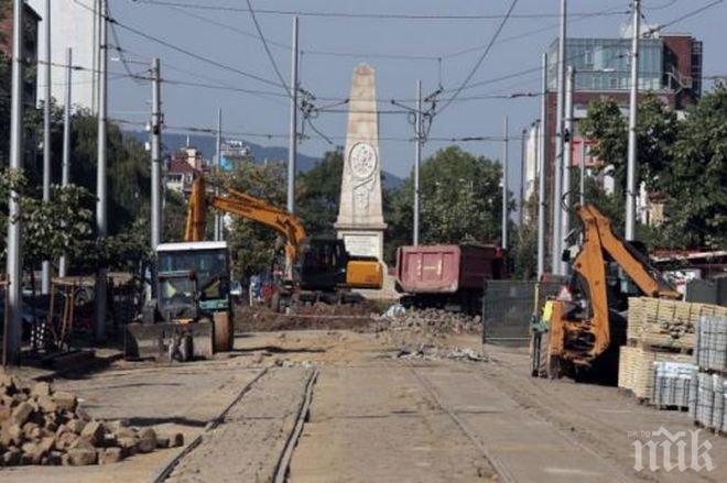 Тръгва трамваят на Руски паметник