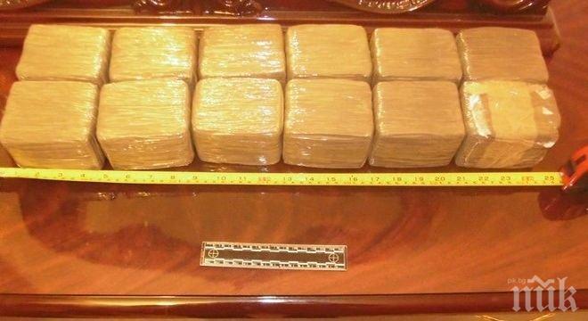 Хванаха над 6 кг хашиш при акция край Пазарджик