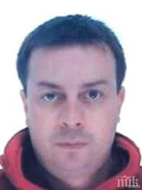 Билборд сложи белезниците на издирван британски бандит