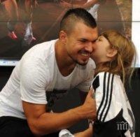 Божинов зарадва най-малката си фенка (снимки)