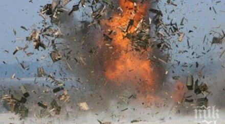 души загинали взрив кола бомба йеменска военна база