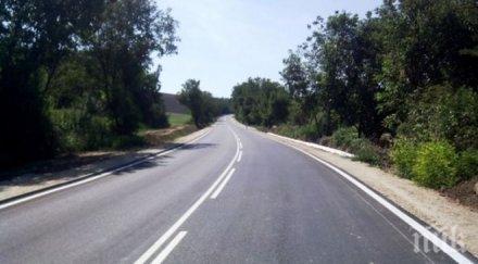 внимание шофьори кметове петрички села блокират пътя македония