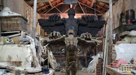 откраднаха двутонна скулптура италия