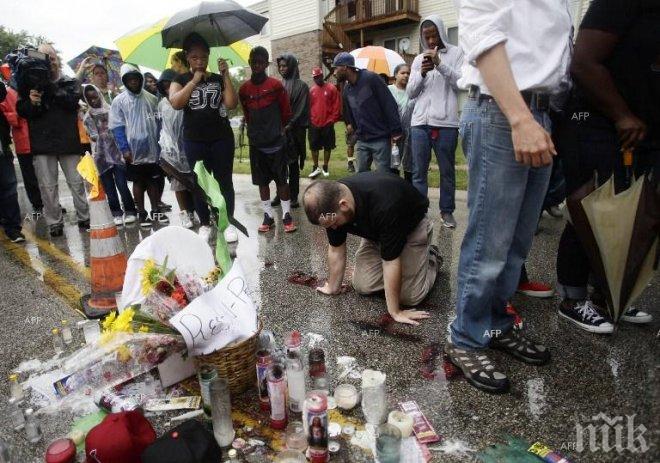 Изстрели по време на траурно шествие във Фъргюсан