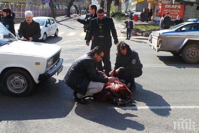 Камион помете възрастна жена в Бургас
