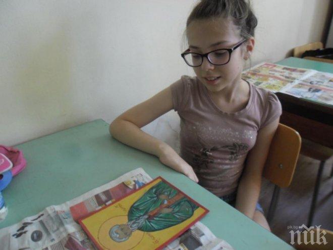 Дядо Серафим благослови детски икони