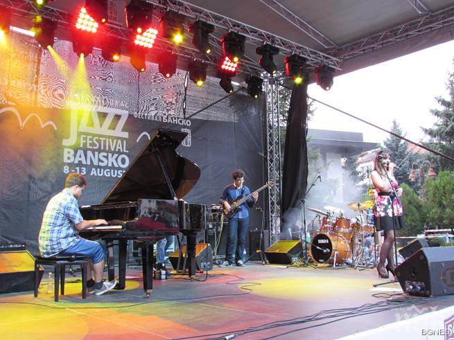 Млади изпълнители дадоха старт на Международния джаз фест в Банско