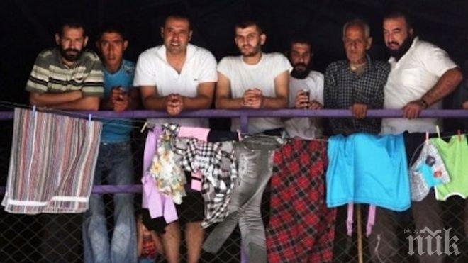 Полицията в Австрия залови 80 нелегални имигранти, натовартени в камион 