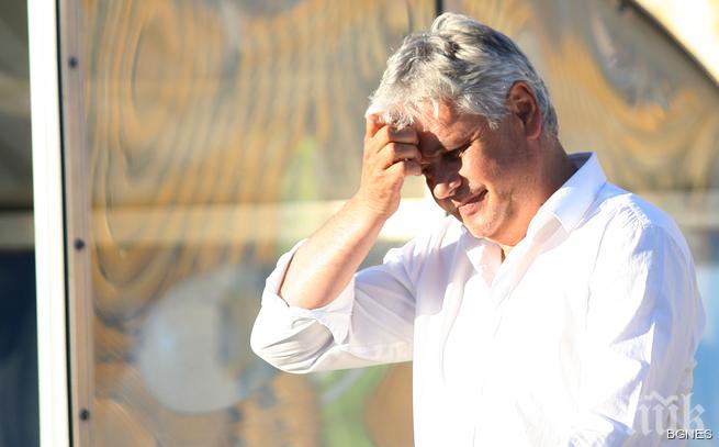 Стартовите състави на Черно море и Левски