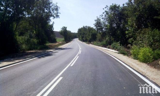 Кметове на петрички села блокираха пътя за Македония при село Първомай в знак на протест 