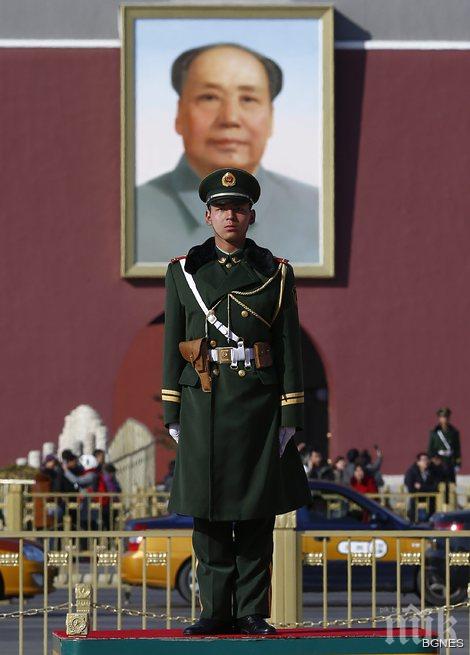 Китайски тв водещ обиди Мао Цзедун! Чака го наказание