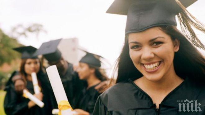 Студентите масово си избират специалности с висока безработица