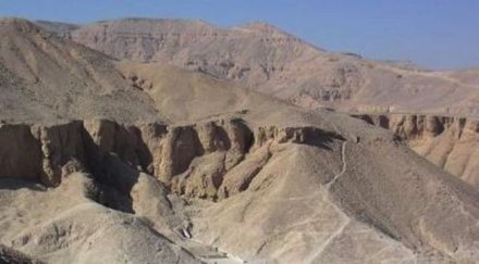 откриха гробница 3000 год