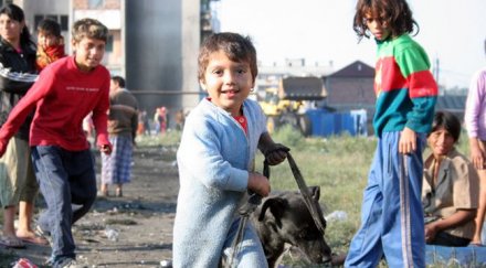 годишни циганета натупаха охранители