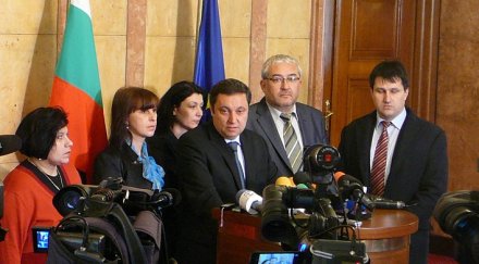 смях яне поиска отмяна референдума